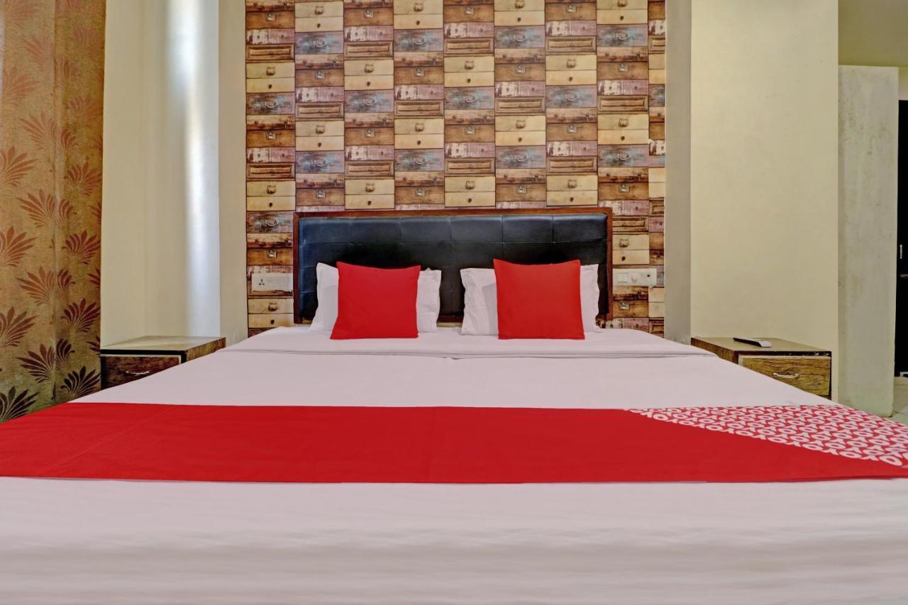 Oyo 74073 Hotel Abhishek Λουντιάνα Εξωτερικό φωτογραφία