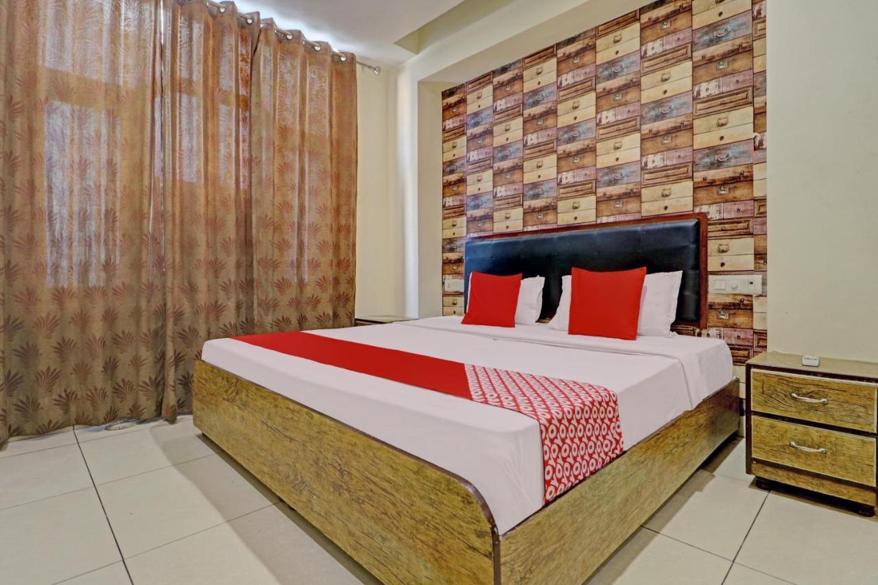 Oyo 74073 Hotel Abhishek Λουντιάνα Εξωτερικό φωτογραφία