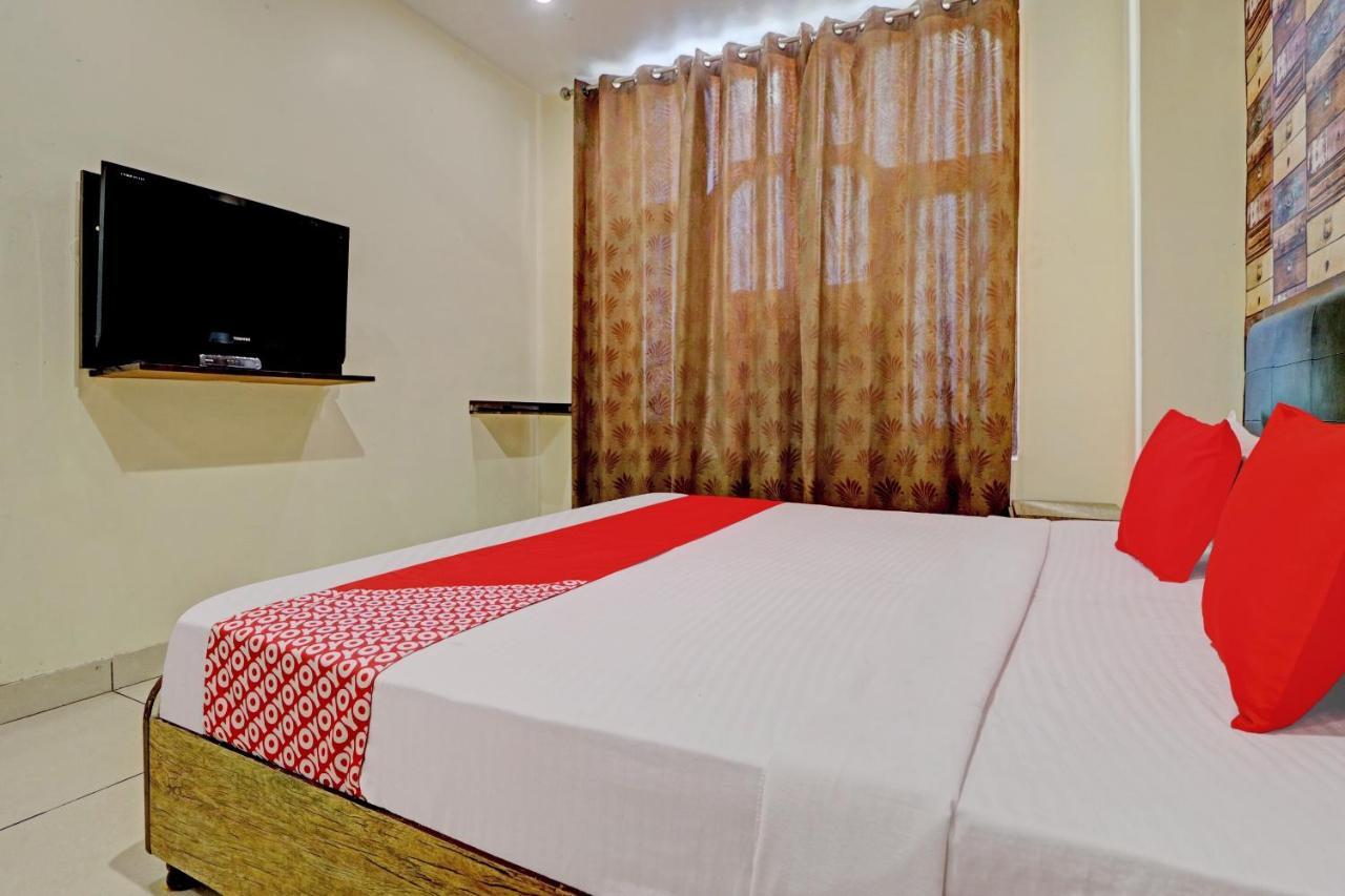 Oyo 74073 Hotel Abhishek Λουντιάνα Εξωτερικό φωτογραφία